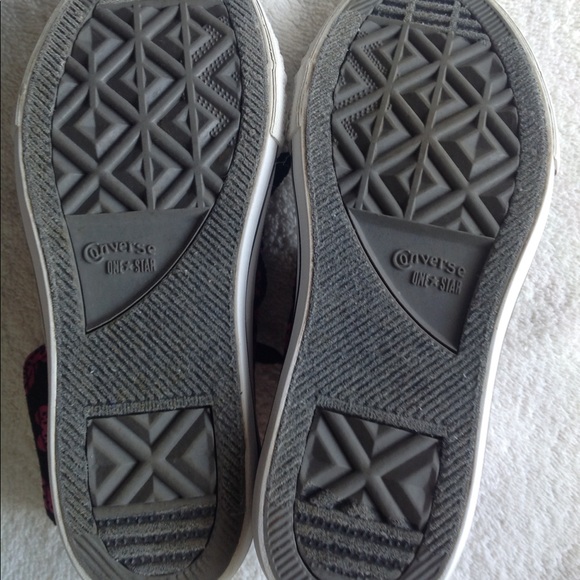 Youth Converse high tops, size 13 - Picture 4 of 6